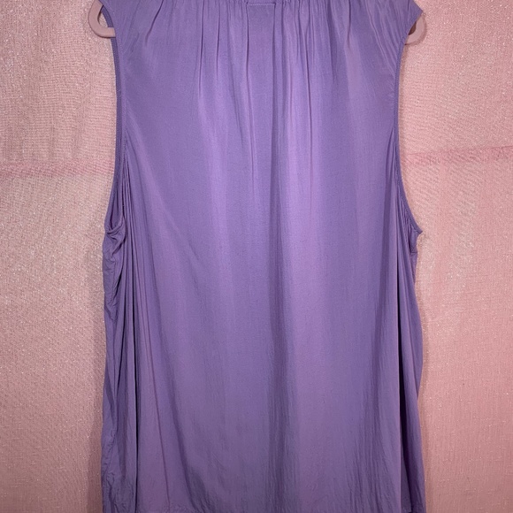 EUC torrid Sleeveless Top - Picture 2 of 4